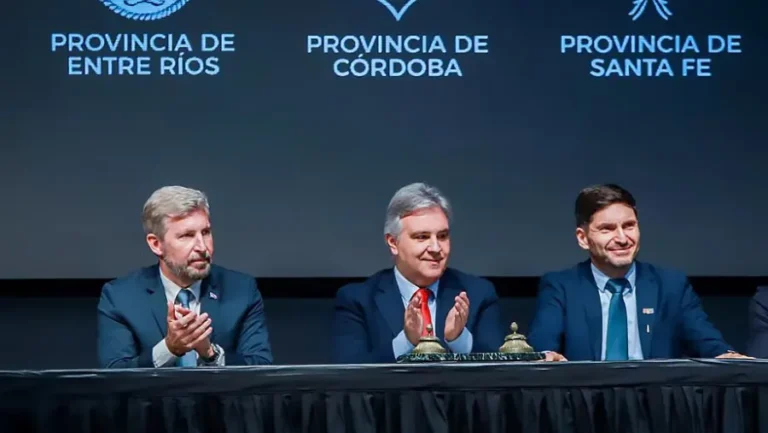 Frigerio recibe a Pullaro y Llaryora en Paraná para debatir integración, producción e inteligencia artificial